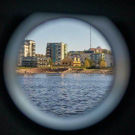 Отель Majoitus-Ravintolalaiva Saimatar Йоэнсуу Экстерьер фото